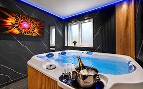 Luxor - Jacuzzi Apartments